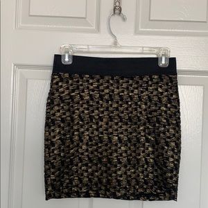 Forever 21 Black & Gold Mini Skirt Size Small